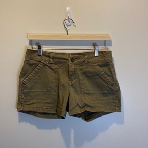 Olive green shorts, 3